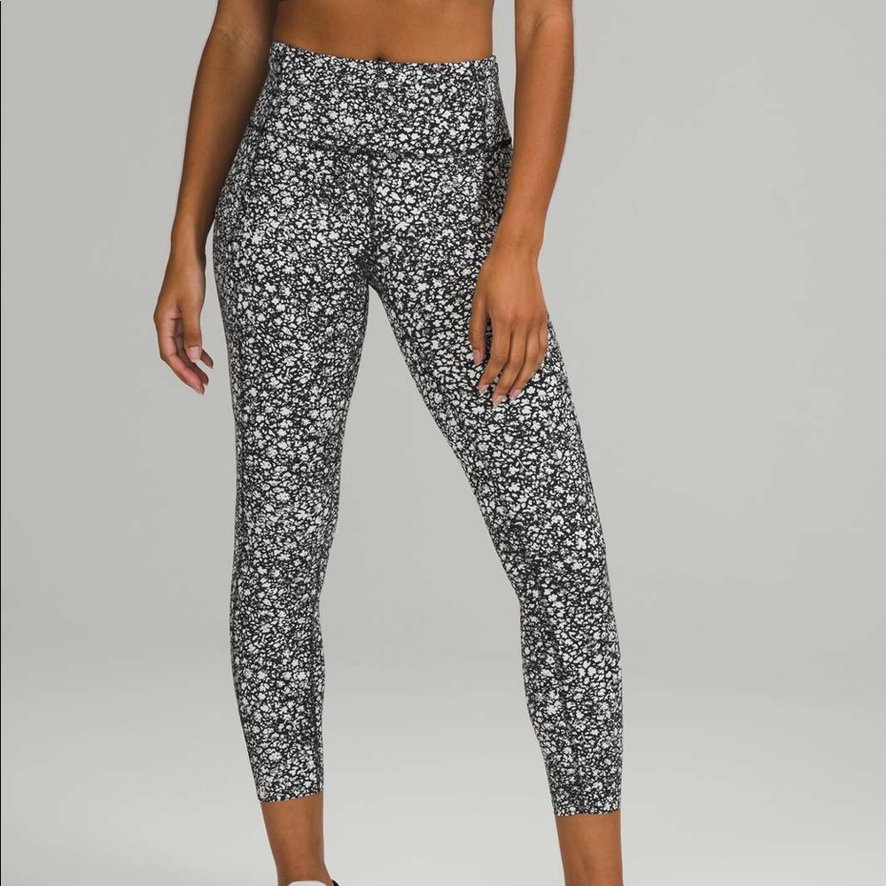 Lululemon Fast and Free High-Rise Tight 25"